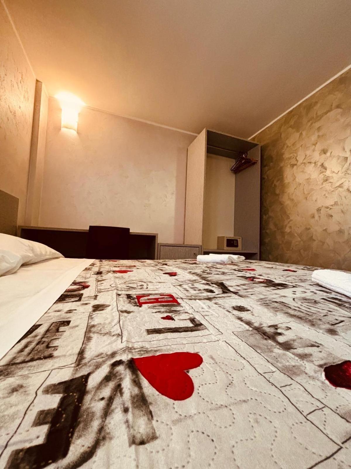 Affittacamere Monti Porto Cesareo Exteriör bild